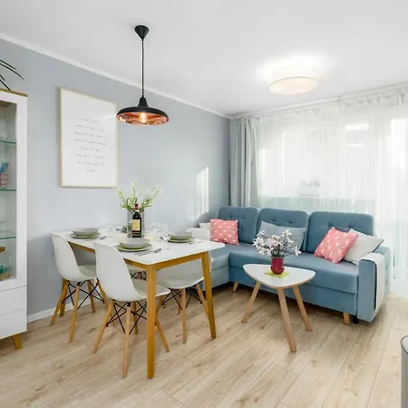 Park Cytadela By Renters Apartment