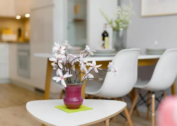 Park Cytadela By Renters Apartment